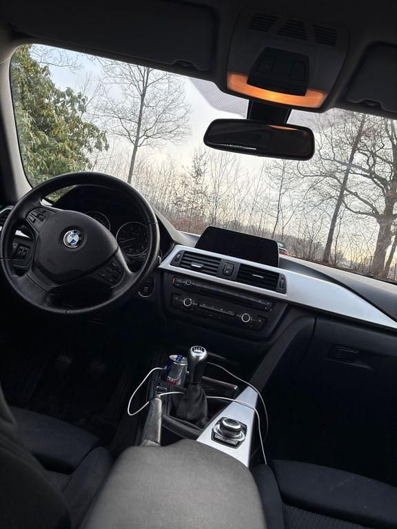 Gebraucht BMW 318 Performance 143 PS (105 kW) 2013 Grau Kombi