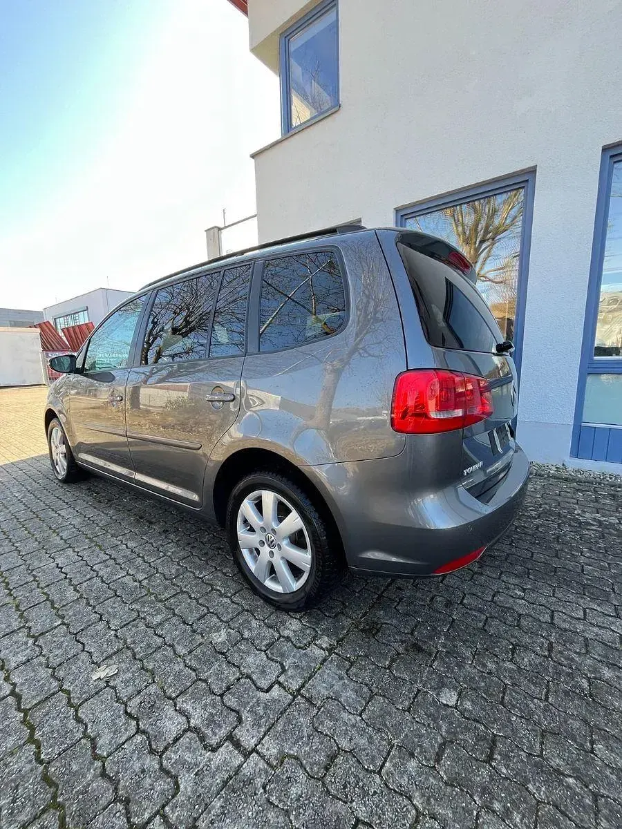 Używany VW Touran 140 KM (102 kW) 2010 Brązowy Minivan