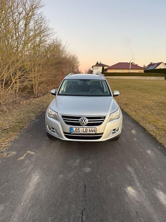 Silber Gebraucht 2010 VW Tiguan SUV | 7.999 € (Fairer Preis) - Bild 1/4