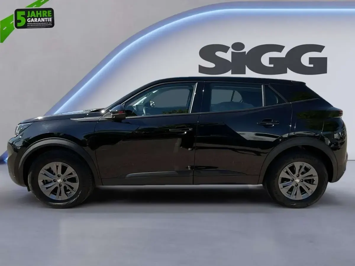 Gebraucht Peugeot 2008 Active 131 PS (96 kW) 2020 Lack onyx schwarz/typ aussenve SUV