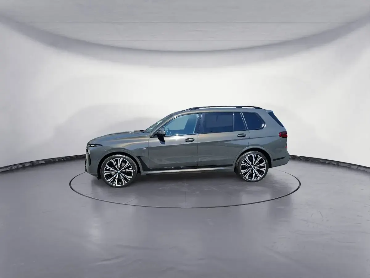 Gebraucht BMW X7 M Sport 352 PS (258 kW) 2023 SUV