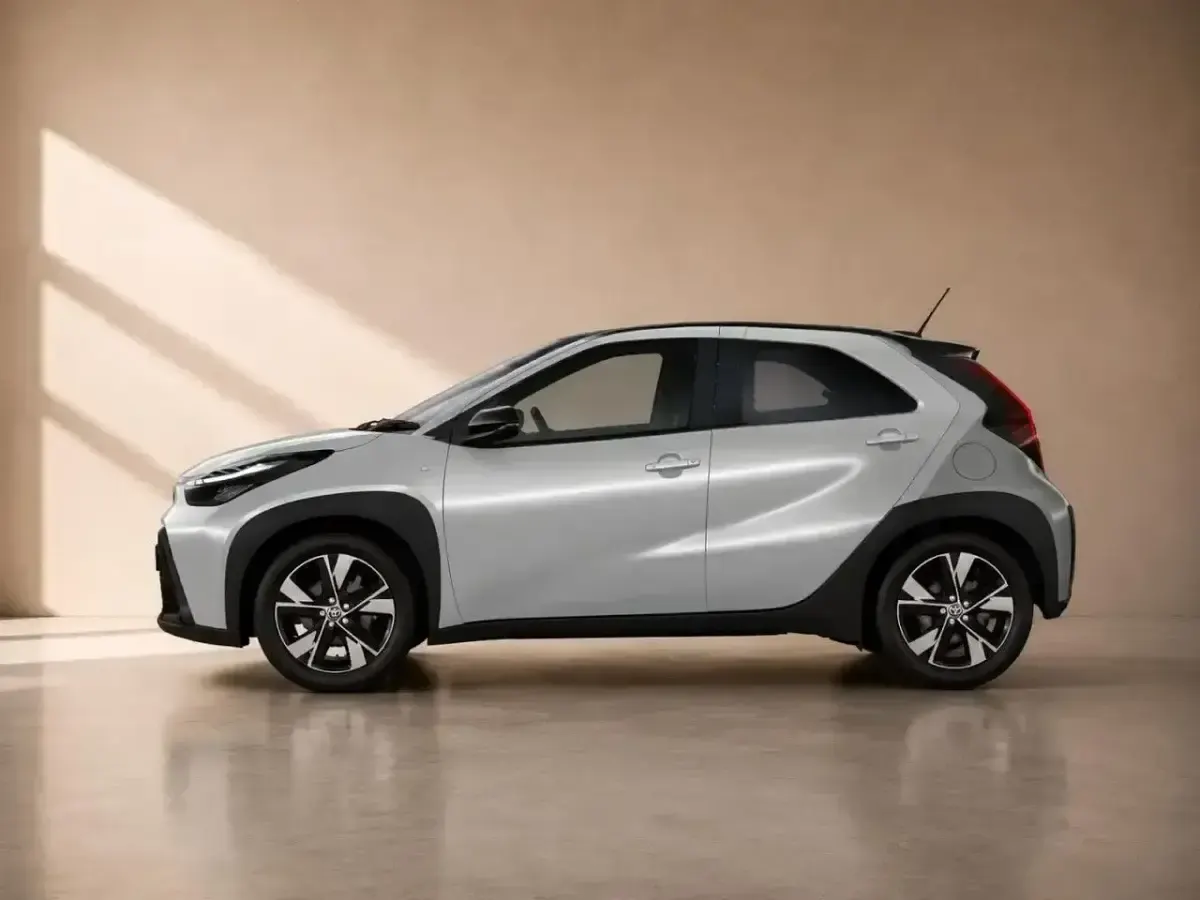 Neu Toyota Aygo X Active 116 PS (85 kW) 2026 Celestite grey (grau) SUV