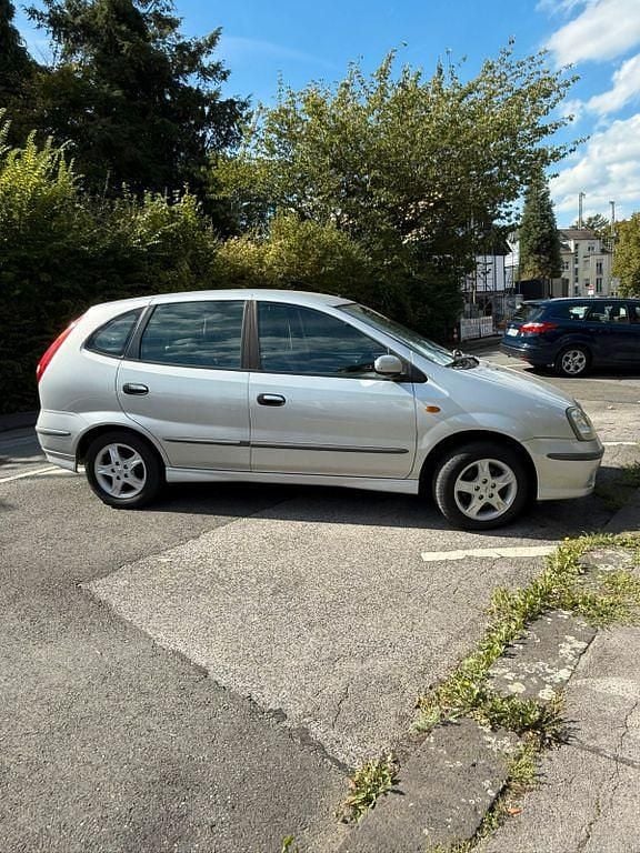 Gebraucht Nissan Almera Tino Acenta+ 116 PS (85 kW) 2004 Silber Van / Kleinbus