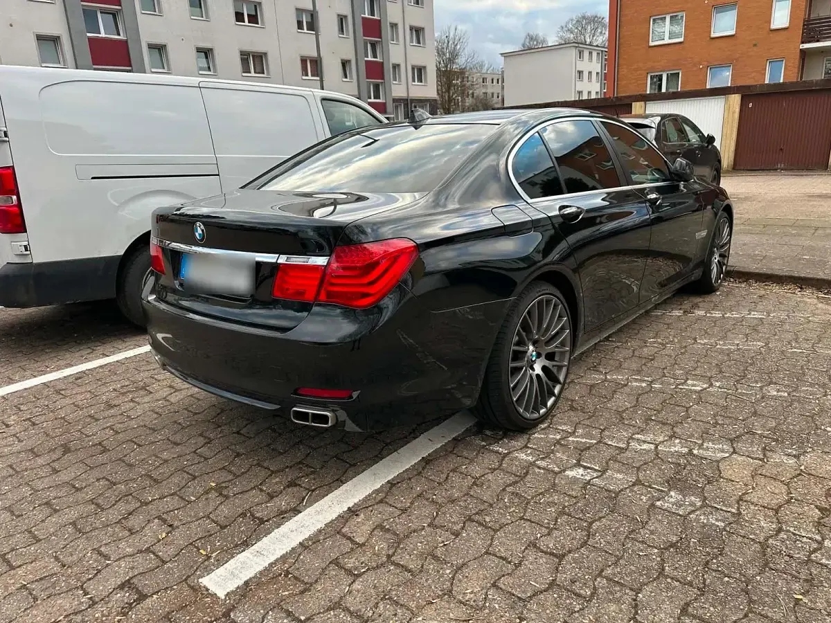 Gebraucht BMW 740 360 PS (264 kW) 2012 Schwarz Limousine
