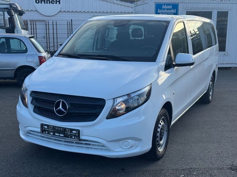 Weiß Gebraucht 2023 Mercedes Vito Van / Kleinbus | 27.251 € (Guter Preis) - Bild 1/4