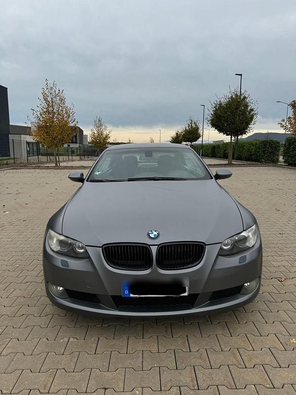 Grau Gebraucht 2007 BMW 330 Cabriolet Cabrio | 11.490 € (Fairer Preis) - Bild 1/4