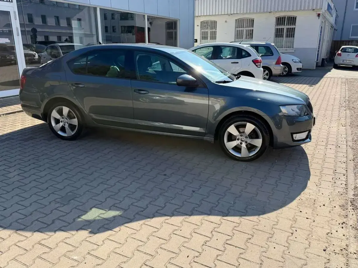 Gebraucht Skoda Octavia Joy 150 PS (110 kW) 2016 Grau Kombi