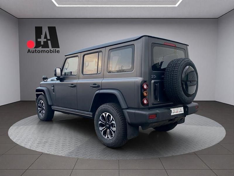 Neu BAW 212 166 PS (122 kW) 2026 Grün SUV