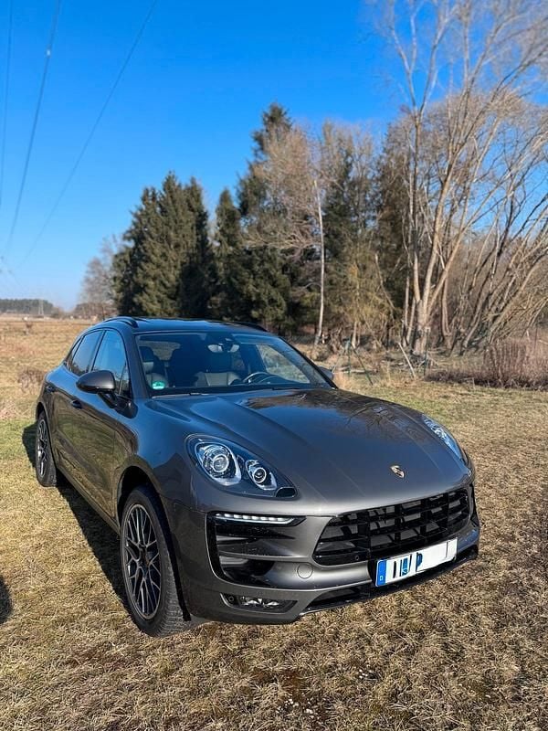 Grau Gebraucht 2015 Porsche Macan S SUV | 29.999 € (Etwas zu teuer) - Bild 1/4
