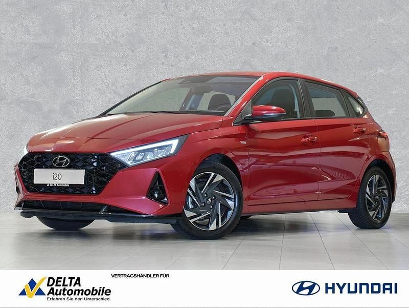 Gebraucht Hyundai i20 Trend 101 PS (74 kW) 2023 Dragon red Kleinwagen
