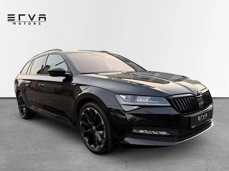 Schwarz Gebraucht 2022 Skoda Superb SportLine Kombi | 27.950 € (Fairer Preis) - Bild 1/4