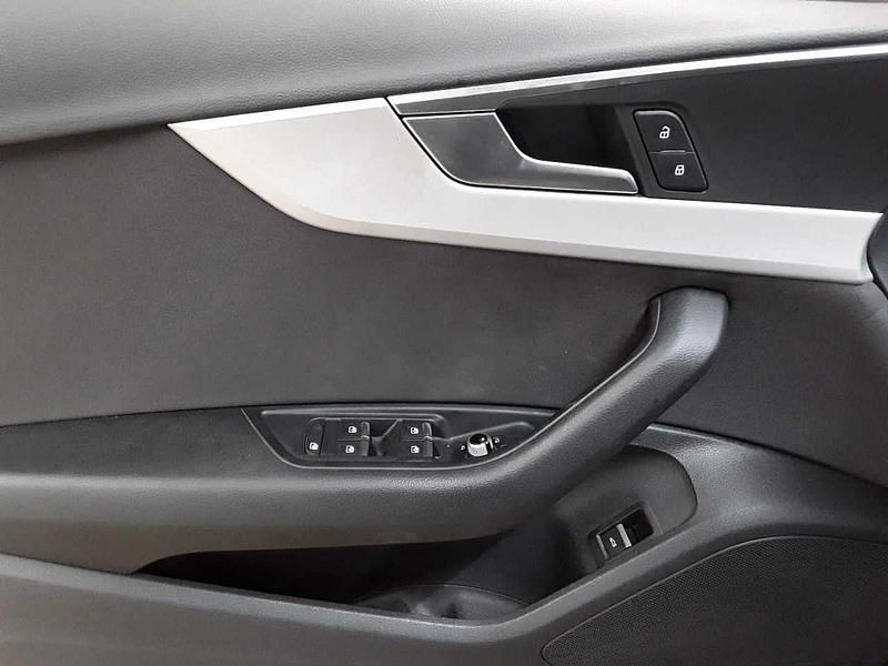 Gebraucht Audi A4 Ambiente 163 PS (119 kW) 2021 Manhattangrau metallic Kombi