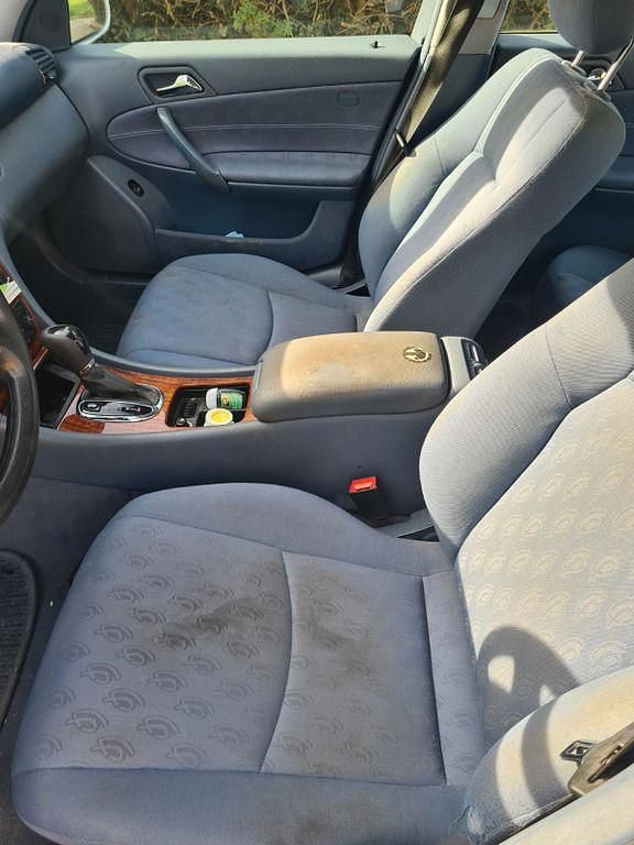 Gebraucht Mercedes C180 129 PS (94 kW) 2000 Silber Limousine