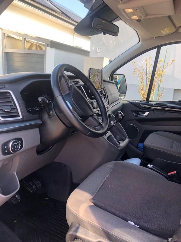 Gebraucht Ford Tourneo 131 PS (96 kW) 2020 Blau Van / Kleinbus