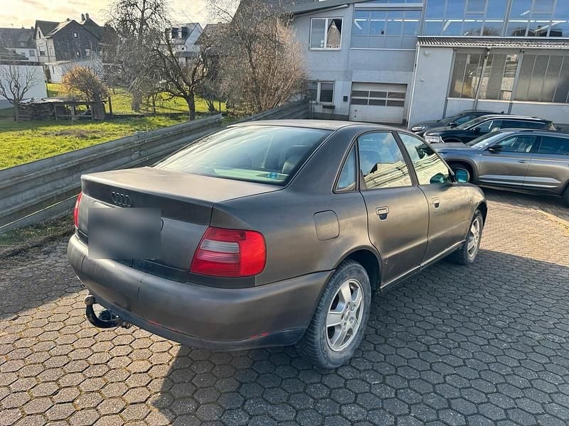 Gebraucht Audi A4 110 PS (80 kW) 1999 Grau Limousine