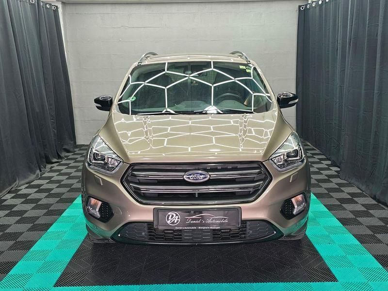 Gebraucht Ford Kuga ST-Line 150 PS (110 kW) 2019 Silber SUV