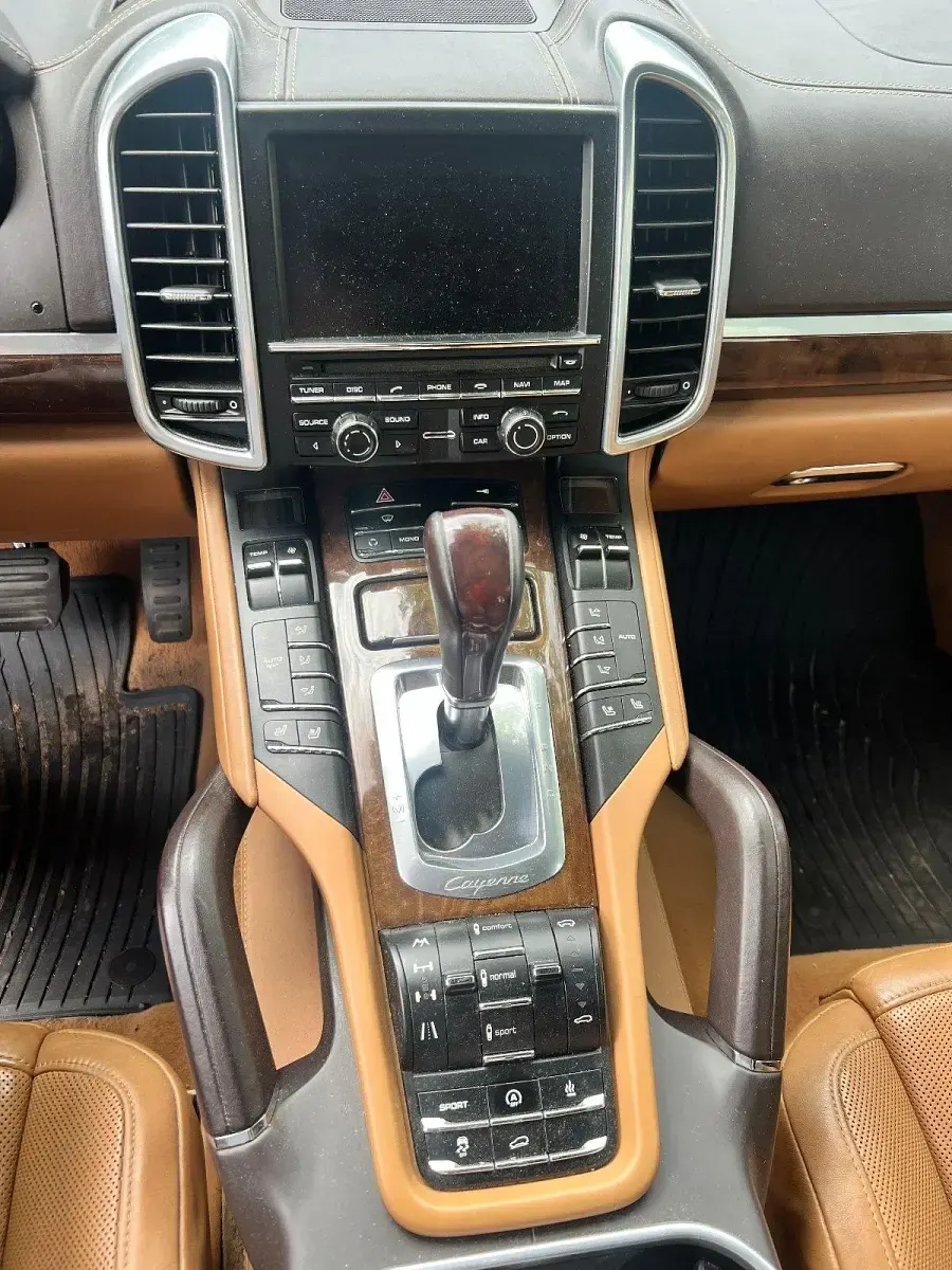 Gebraucht Porsche Cayenne 240 PS (176 kW) 2011 Andere farben SUV