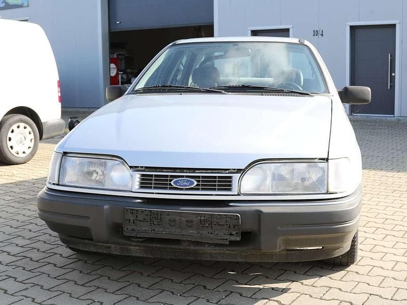 Silber Gebraucht 1991 Ford Sierra Limousine | 1.990 € - Bild 1/4