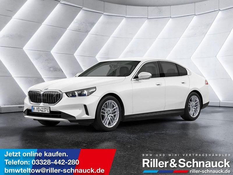 Weiß Neu 2025 BMW i5 Sport Line Limousine | 52.590 € - Bild 1/4