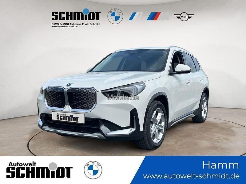 Alpinweiß Neu 2025 BMW iX1 xLine SUV | 48.190 € (Fairer Preis) - Bild 1/4