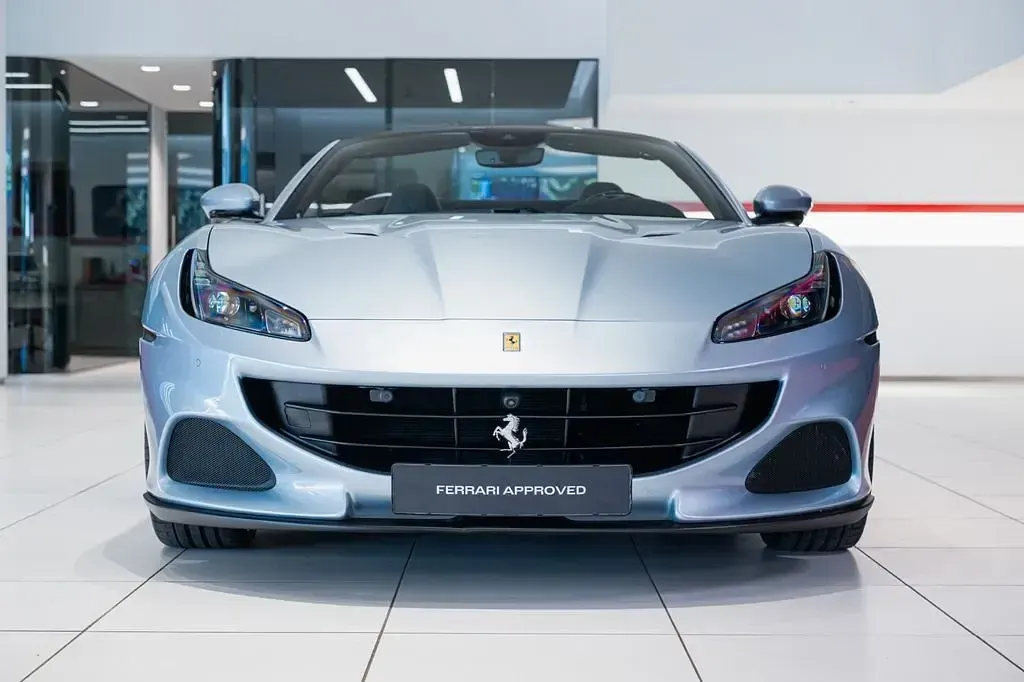 Second-hand Ferrari Portofino 620 CP (456 kW) 2022 Gri Cabrio
