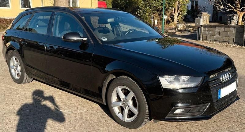 Gebraucht Audi A4 Attraction 150 PS (110 kW) 2013 Schwarz Kombi
