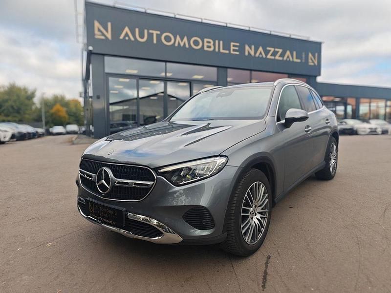 Grau Gebraucht 2022 Mercedes GLC200 Advanced Plus SUV | 48.990 € (Guter Preis) - Bild 1/4