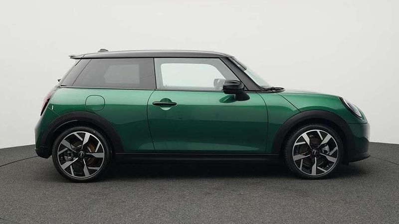 Gebraucht Mini Cooper S Favoured 204 PS (150 kW) 2024 Grün Kleinwagen