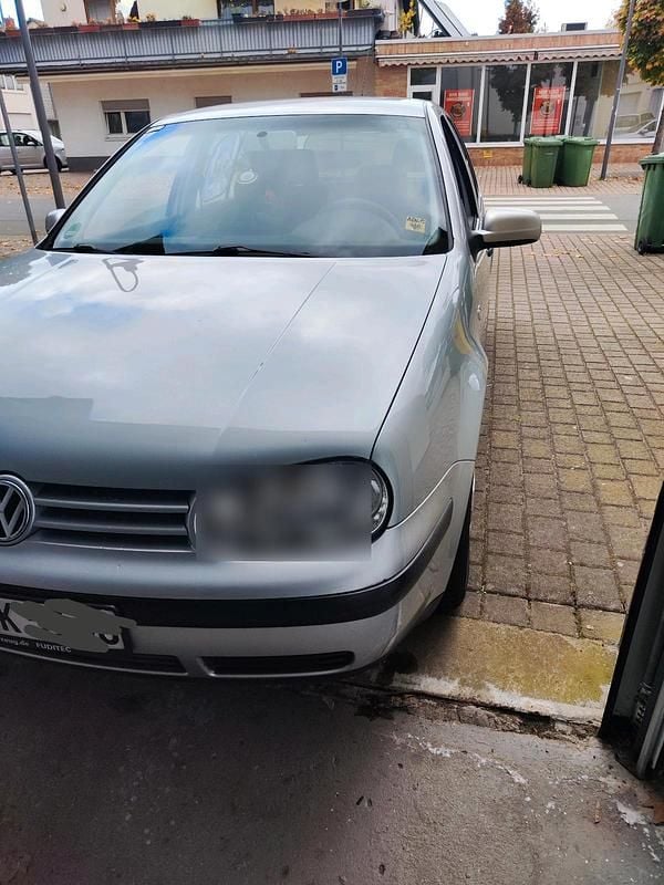 Gebraucht 2000 VW Golf IV Kleinwagen | 1.500 € (Guter Preis) - Bild 1/4