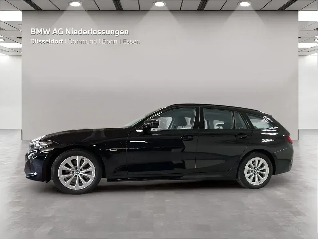 Gebraucht BMW 320e M Sport 204 PS (150 kW) 2022 Schwarz Kombi