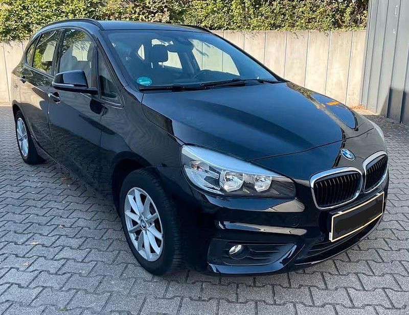 Schwarz Gebraucht 2015 BMW 218 Active Tourer Van / Kleinbus | 5.999 € (Guter Preis) - Bild 1/4