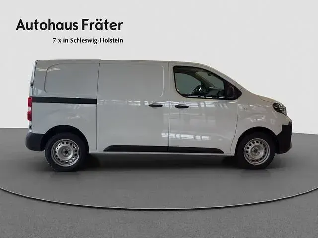 Gebraucht Opel Vivaro 120 PS (88 kW) 2025 Weiß Van / Kleinbus