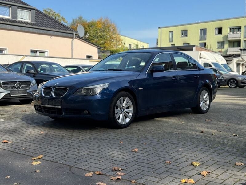 Gebraucht BMW 530 Sport Line 258 PS (189 kW) 2005 Blau Limousine
