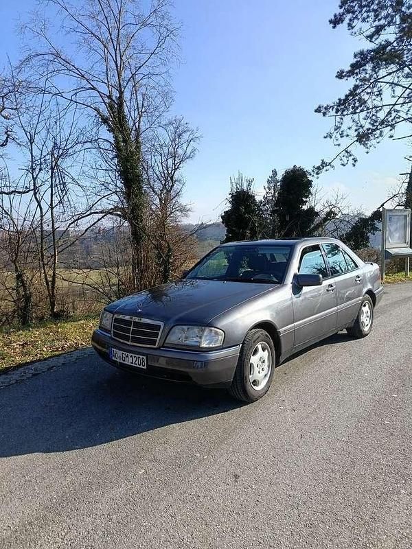 Gebraucht 1995 Mercedes C180 Elegance Limousine | 2.200 € - Bild 1/4