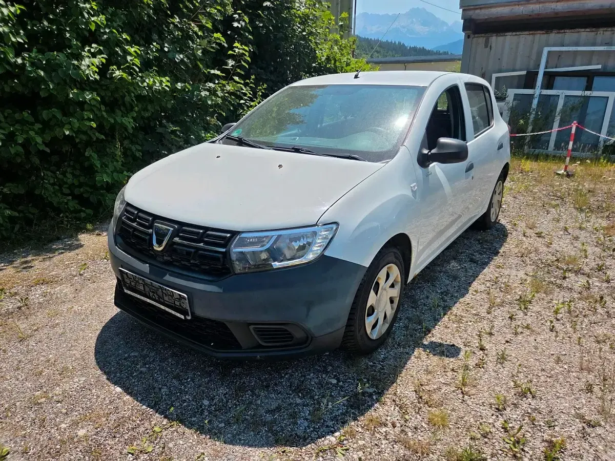 Gebraucht Dacia Sandero 73 PS (53 kW) 2019 Weiß Limousine