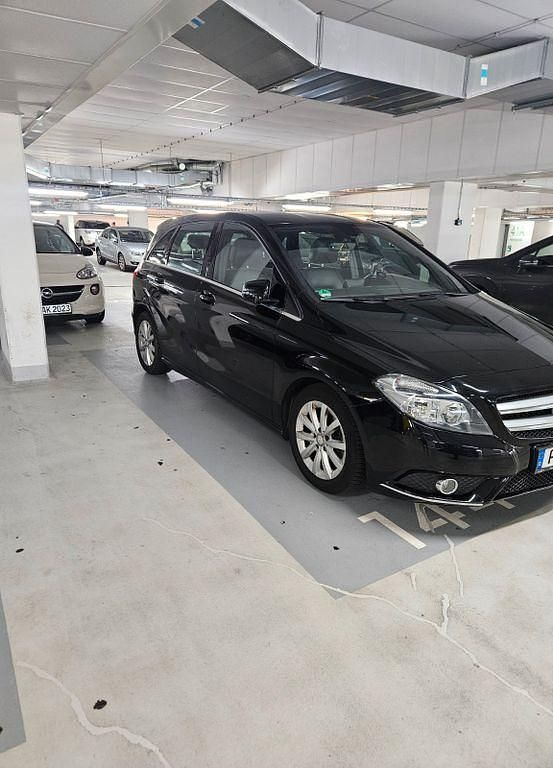 Gebraucht Mercedes B180 Edition 122 PS (89 kW) 2012 Schwarz Van / Kleinbus