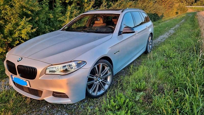 Silber Gebraucht 2016 BMW 535 Sport Line Kombi | 25.900 € - Bild 1/4