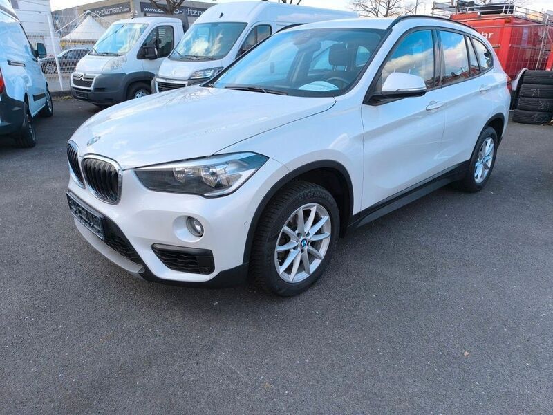 Weiß Gebraucht 2018 BMW X1 Sport Line SUV | 14.950 € (Fairer Preis) - Bild 1/4