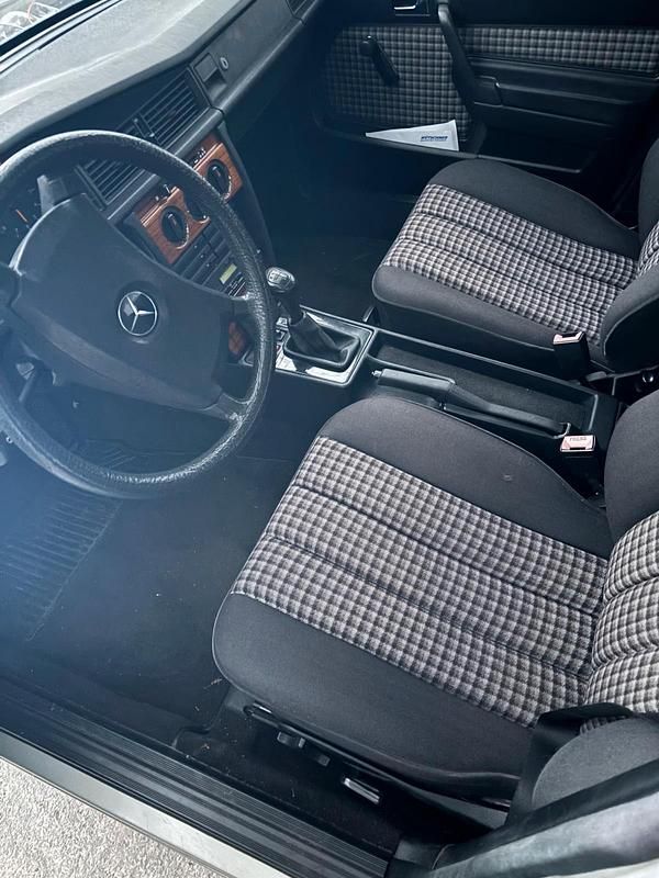 Gebraucht Mercedes 190 1990 Silber Limousine