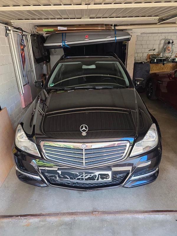 Schwarz Gebraucht 2012 Mercedes C180 Kombi | 4.500 € - Bild 1/4