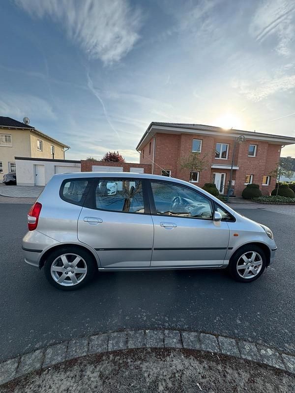 Gebraucht Honda Jazz 83 PS (61 kW) 2002 Silber Kleinwagen