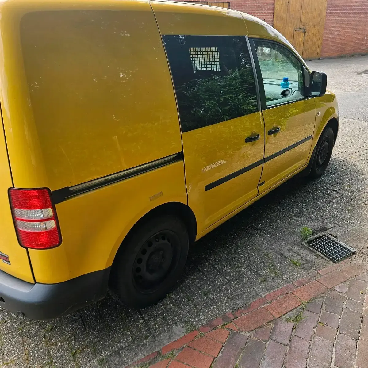 Gebraucht VW Caddy 62 PS (45 kW) 2012 Gelb Van / Kleinbus