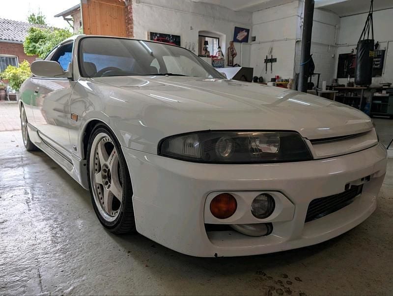 Weiß Gebraucht 1997 Nissan Skyline S Coupé | 30.999 € - Bild 1/4