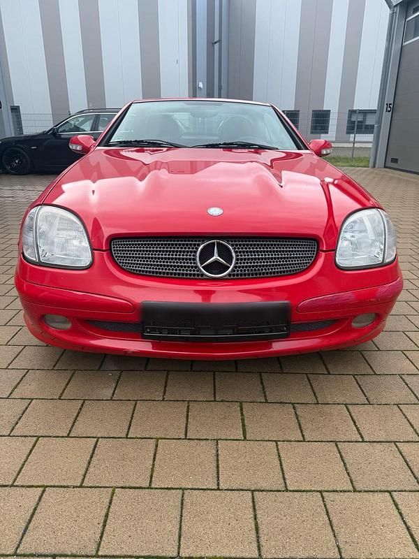 Rot Gebraucht 2001 Mercedes SLK200 Cabrio | 5.800 € (Guter Preis) - Bild 1/4