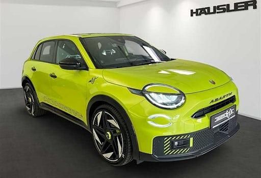 Neu Abarth 600e Scorpionissima 207 kW (282 PS) 2025 Grün SUV