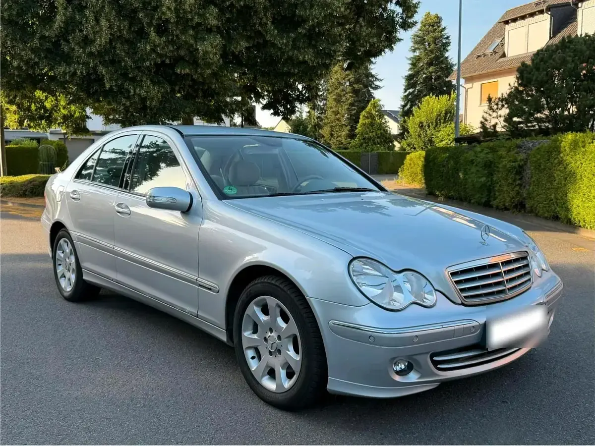 Gebraucht Mercedes C230 Elegance 204 PS (150 kW) 2006 Silber Limousine