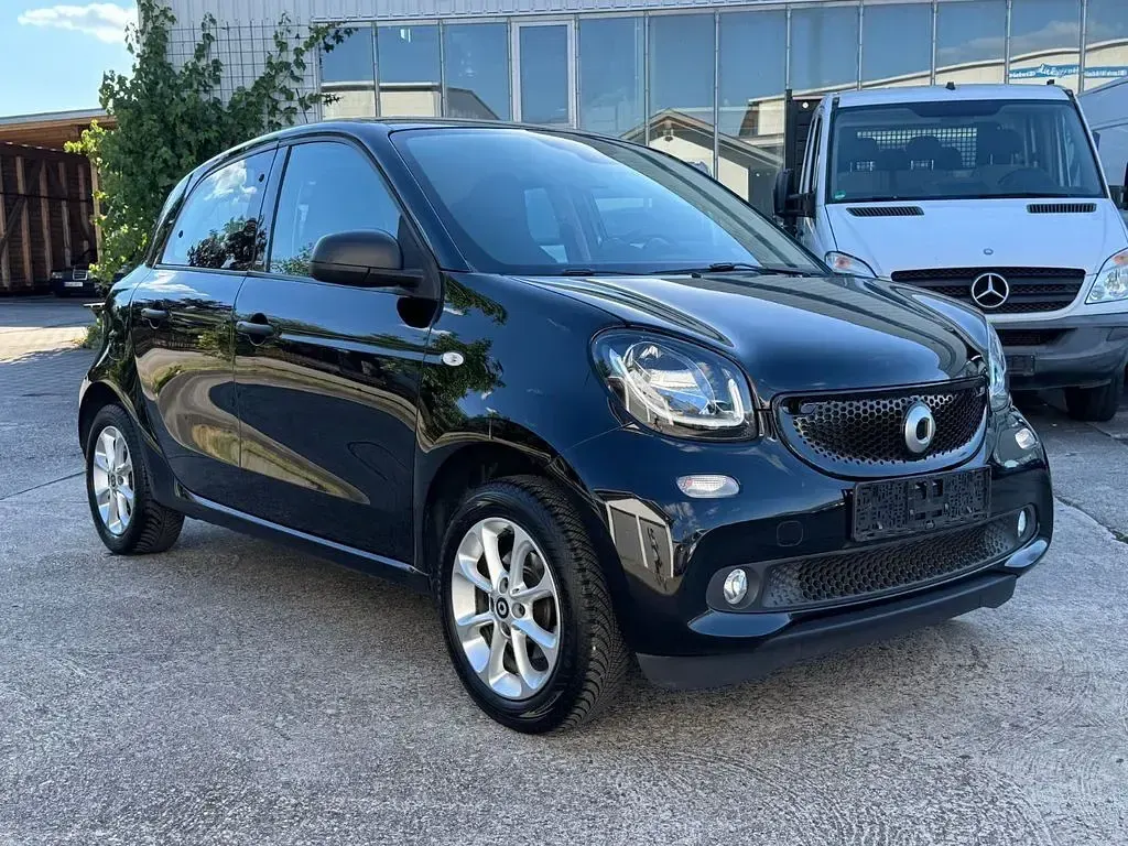 Gebraucht Smart ForFour Basis 71 PS (52 kW) 2019 Schwarz Kleinwagen