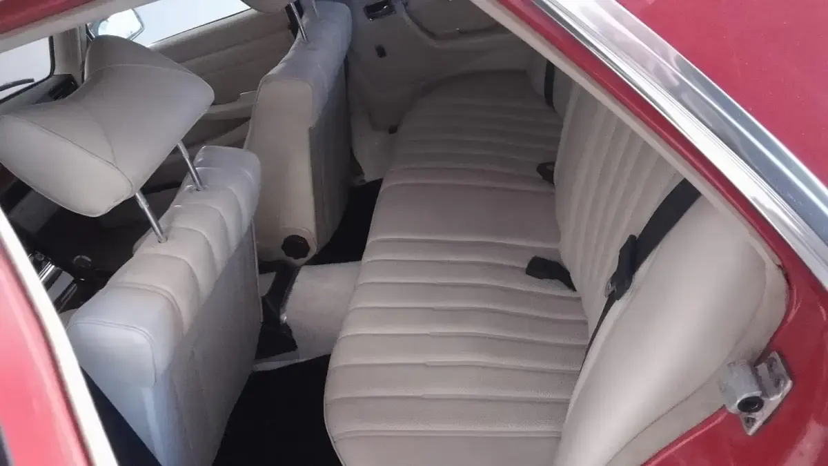 Gebraucht Mercedes 280 180 PS (132 kW) 1976 Rot Limousine