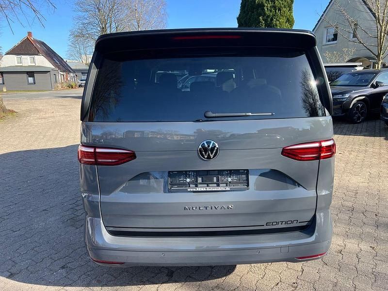 Neu VW Multivan Edition 150 PS (110 kW) 2026 Grau Van