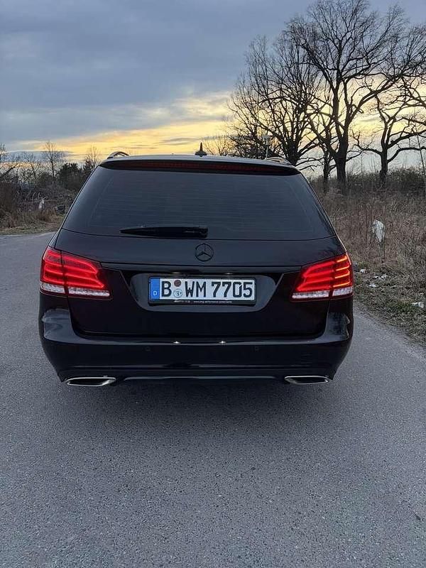 Second-hand Mercedes E250 204 CP (150 kW) 2013 Negru Break